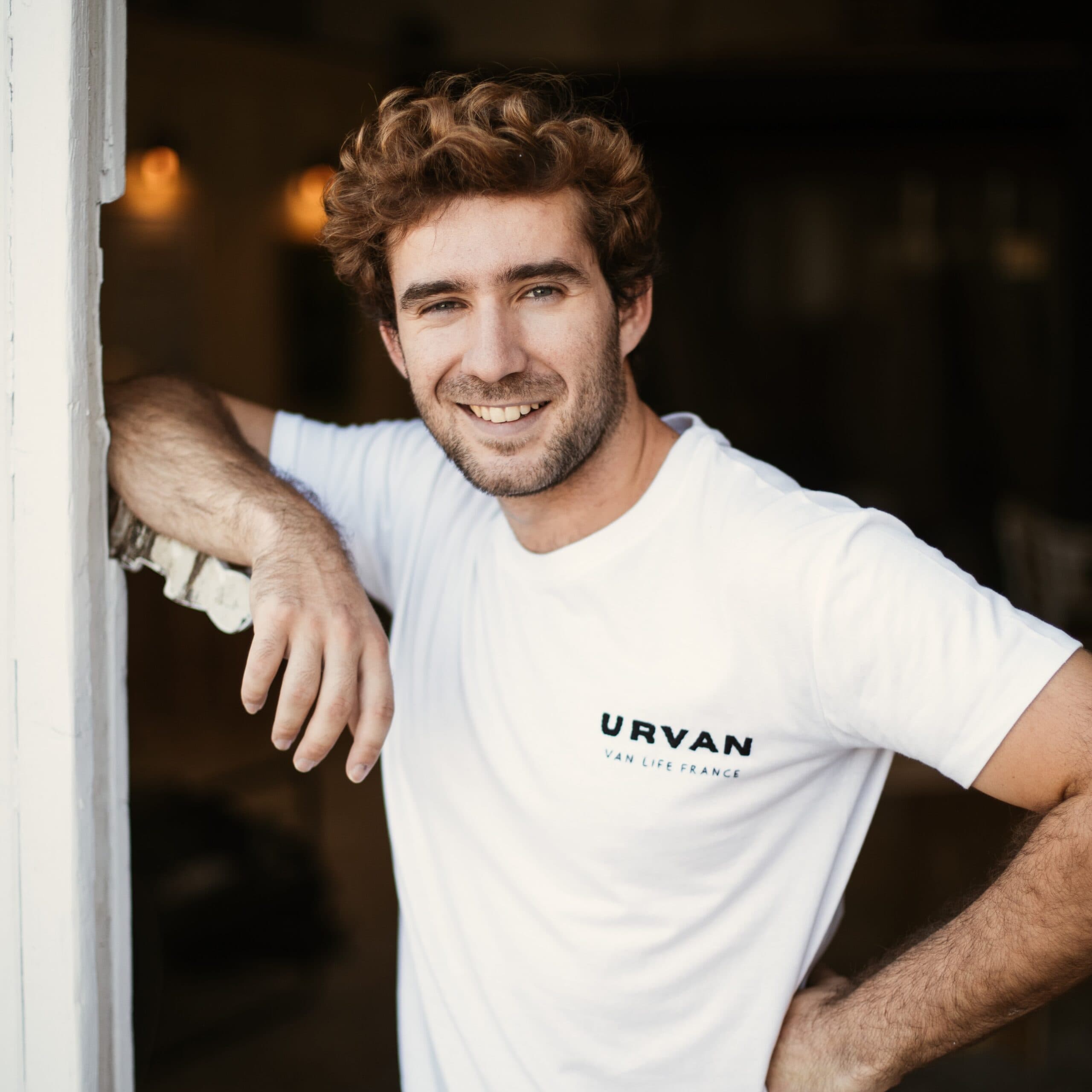 Van sur la route, liberté et aventure