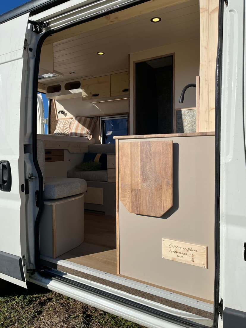 Comme un Phare - Vue arrière portes ouvertes