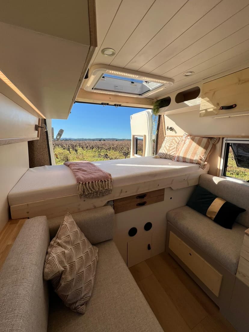 Comme un Phare - Vue latérale extérieure